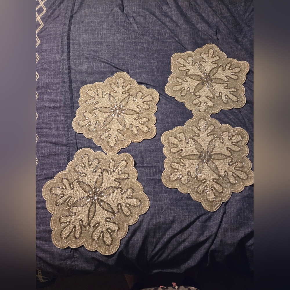 Set of 4 Beaded Snowflake Placemats